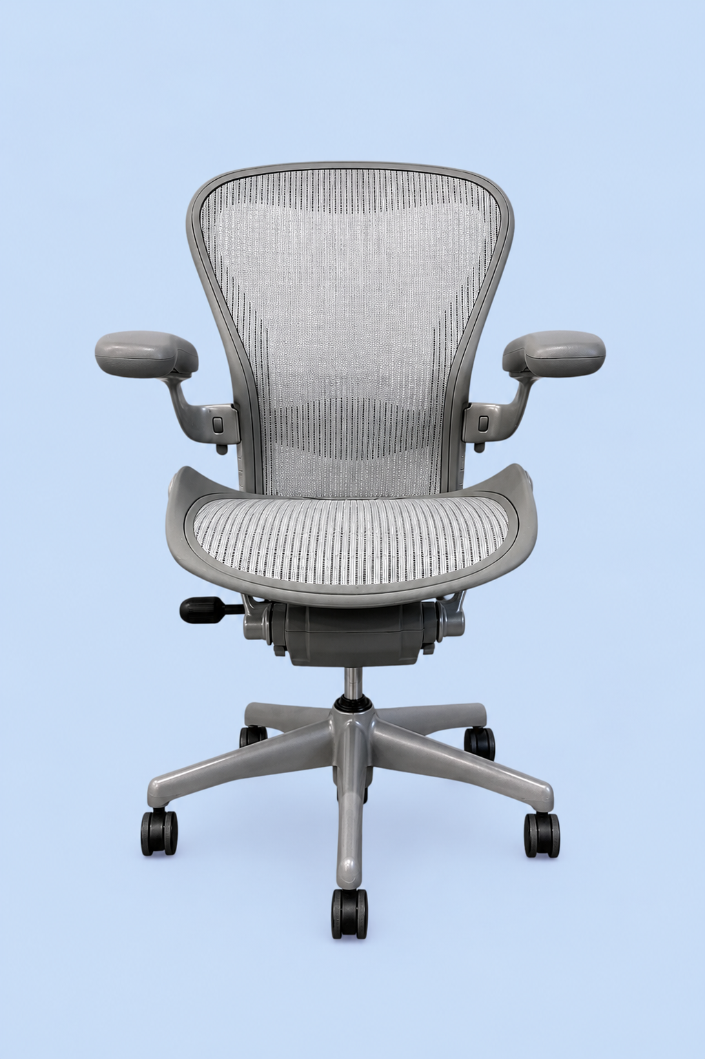 Herman Miller Aeron Titanium Zomerdeal